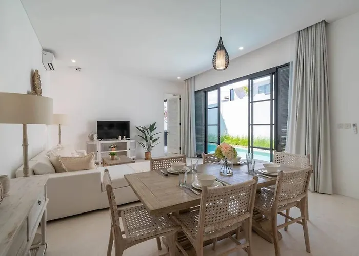 Beachside Mediterranean Luxury: 3br In Villa *