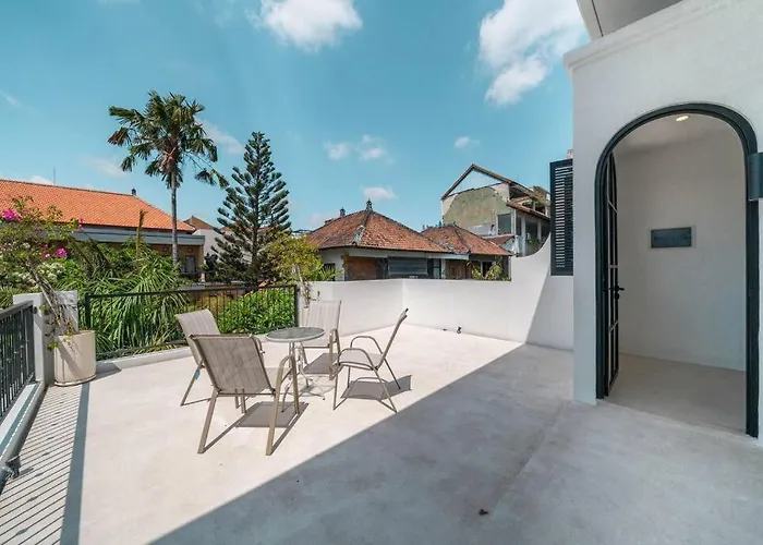 Villa Beachside Mediterranean Luxury: 3br In