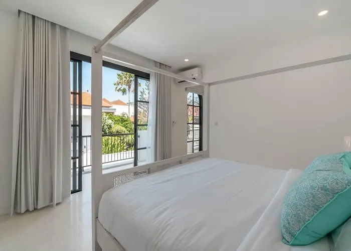 Beachside Mediterranean Luxury: 3br In * Canggu