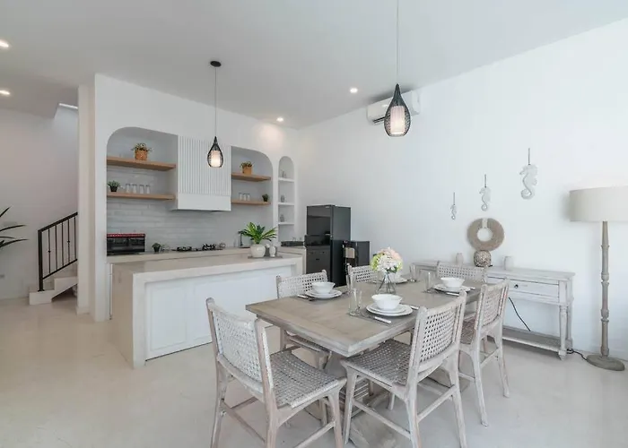 Villa Beachside Mediterranean Luxury: 3br In Canggu