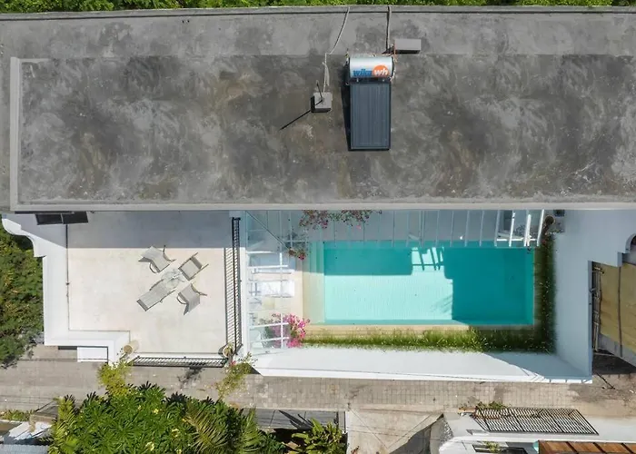 Beachside Mediterranean Luxury: 3br In Villa *