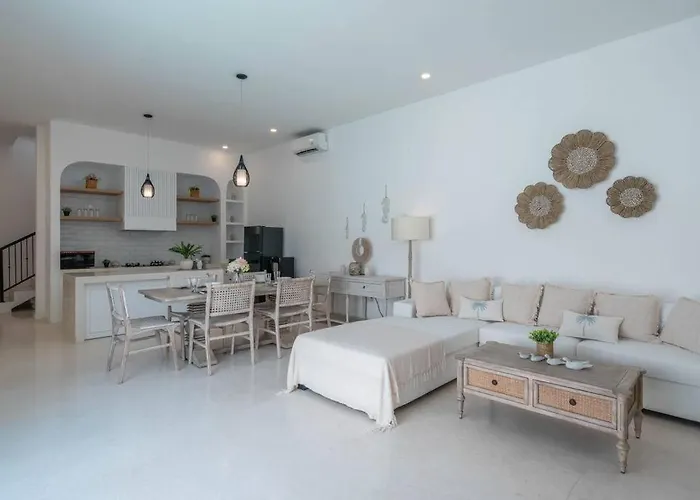 Beachside Mediterranean Luxury: 3br In * Canggu