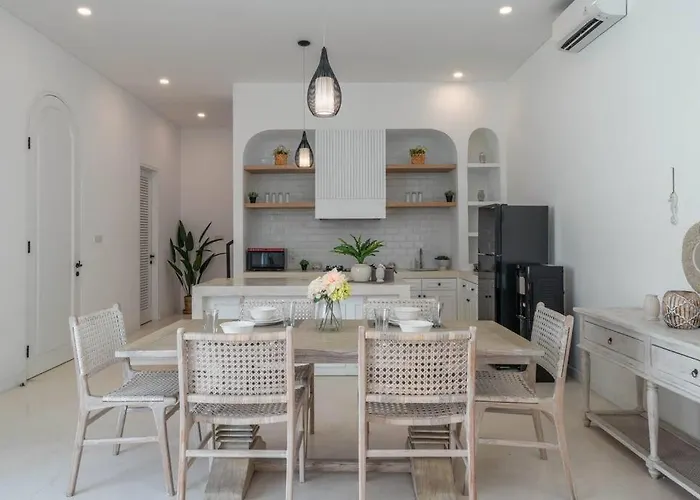Villa Beachside Mediterranean Luxury: 3br In Canggu