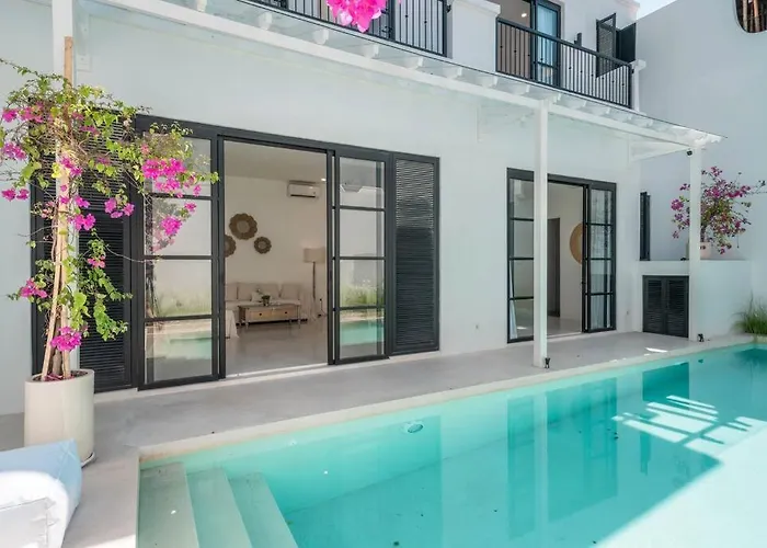 Beachside Mediterranean Luxury: 3br In * Canggu