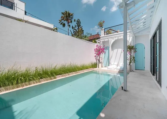 Villa Beachside Mediterranean Luxury: 3br In